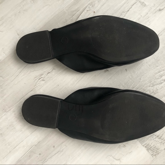 Black Flats - Picture 2 of 2